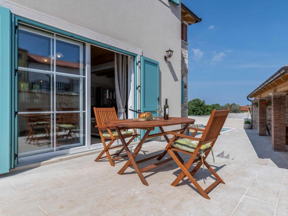 Moderne Istrische Steinvilla - 4 Sterne Mit Privatem, Beheizbaren Pool & Meerblick Kavran Bagian luar foto