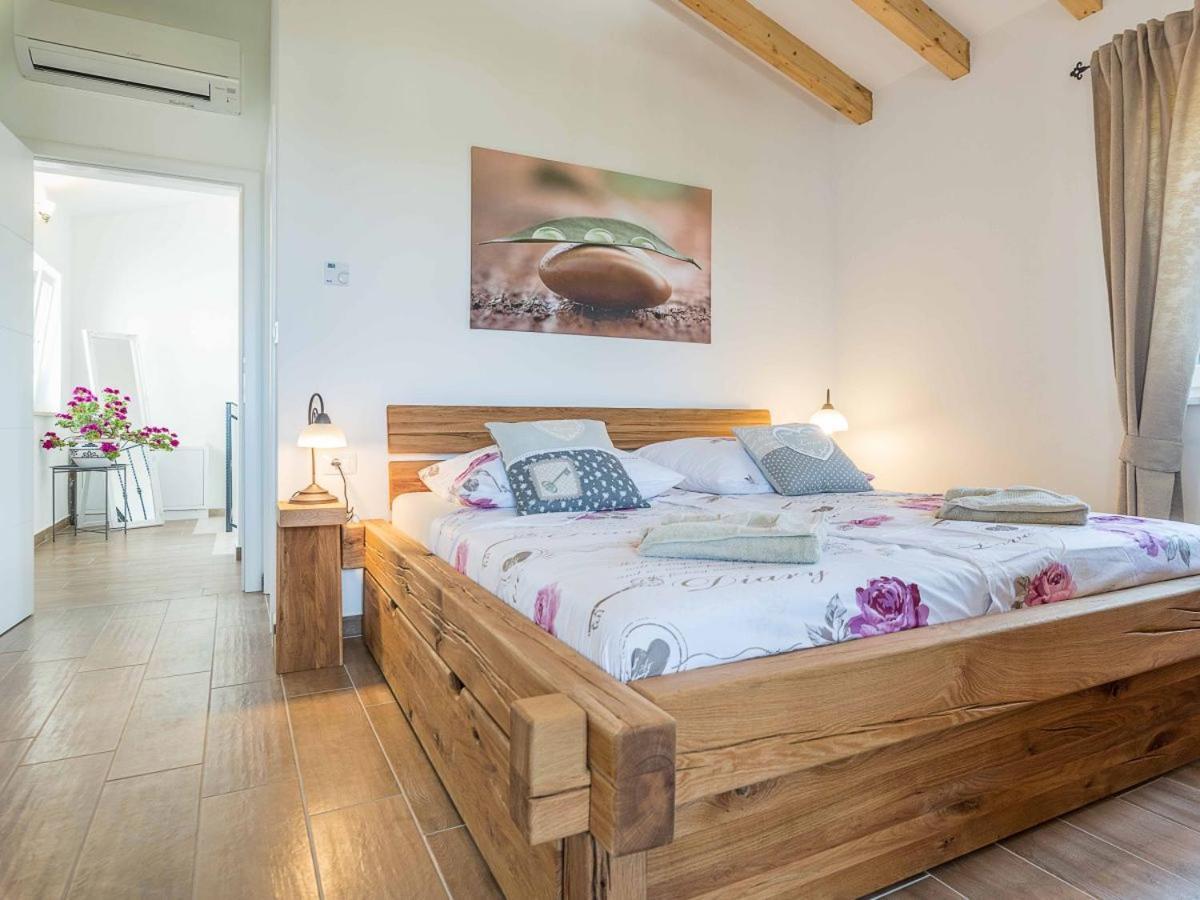 Moderne Istrische Steinvilla - 4 Sterne Mit Privatem, Beheizbaren Pool & Meerblick Kavran Bagian luar foto